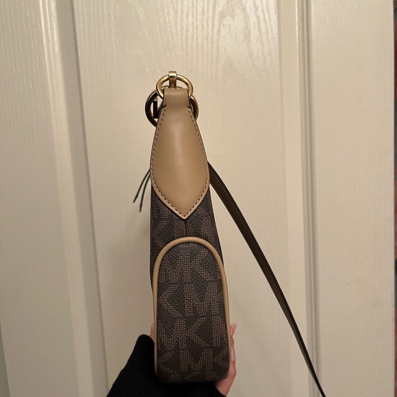 BRAND NEW Michael Kors Brown Crossbody Bag - Picture 5 of 11